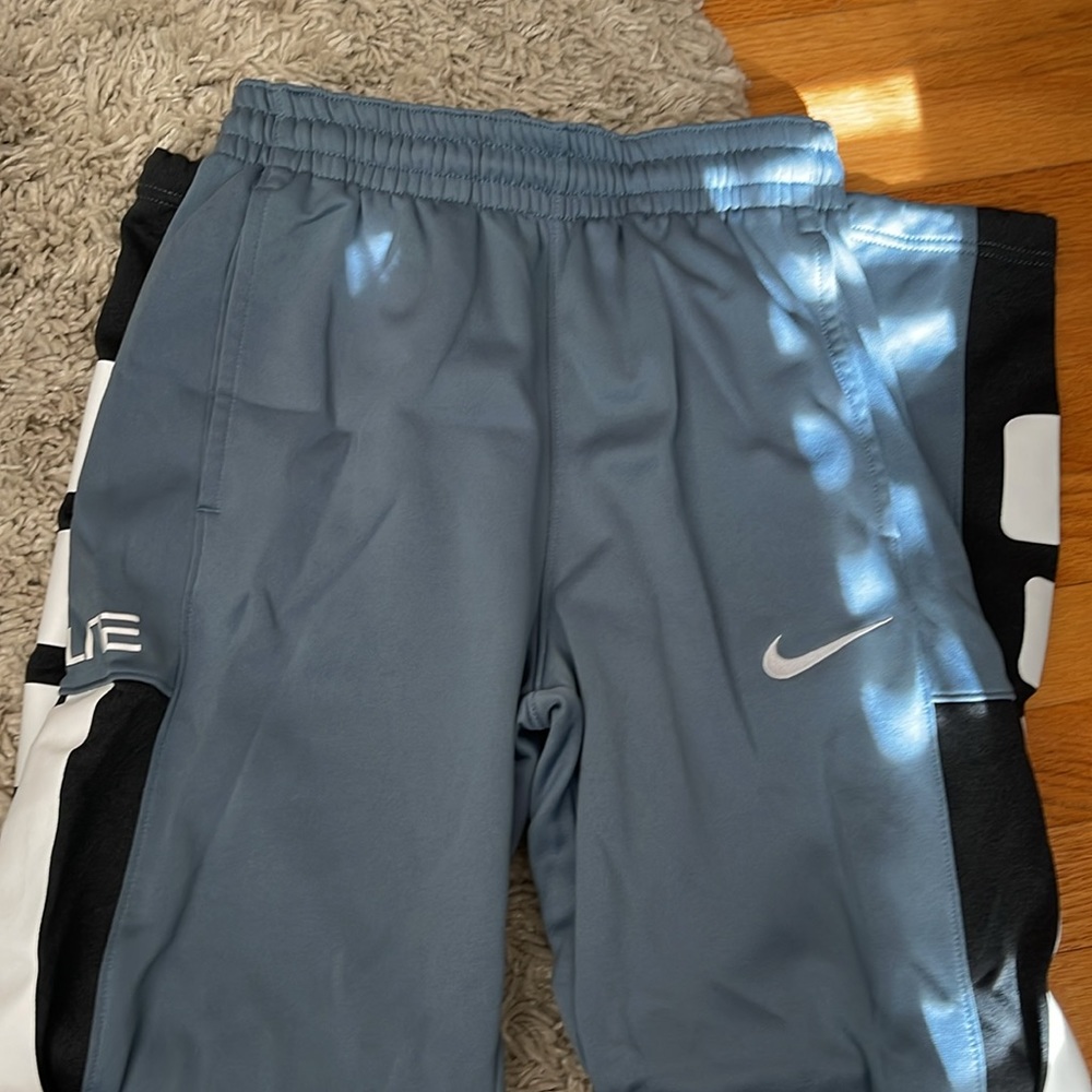 Nike jogging - Picture 2 of 3